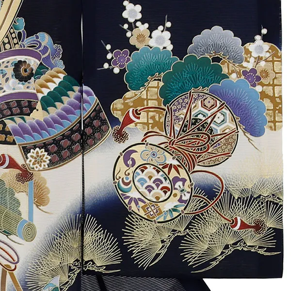 紺地に兜と几帳に松の絽の祝い着（産着）／男児 右袖