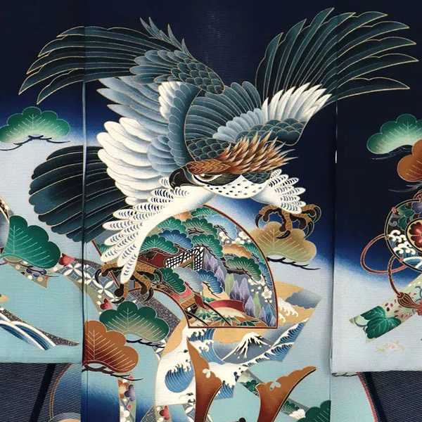 紺地に鷹と兜の絽の祝い着（産着）／男児 背守り