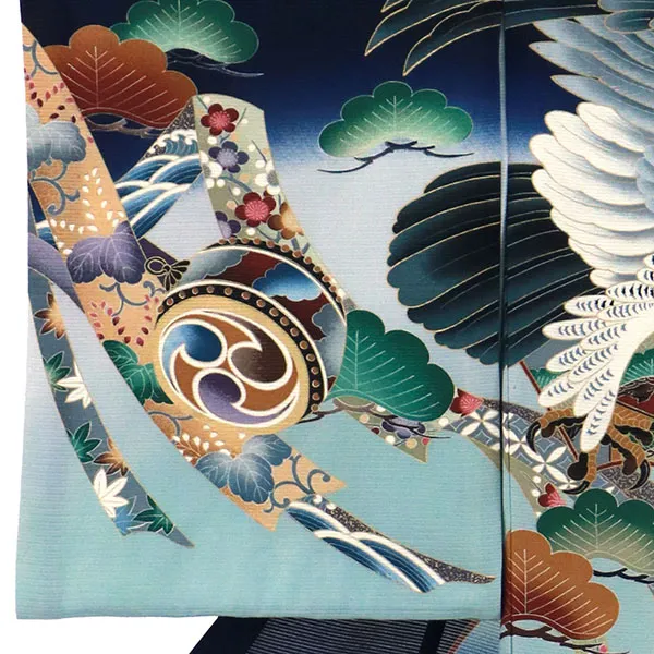 紺地に鷹と兜の絽の祝い着（産着）／男児 左袖