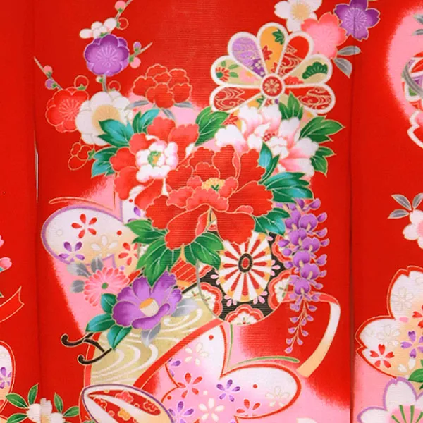 赤地に花車と蝶、鈴の絽の祝い着（産着）／女児 背守り