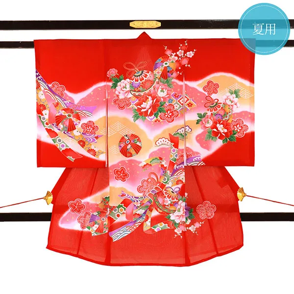 赤地に鈴と鞠、熨斗の絽の祝い着（産着）／女児