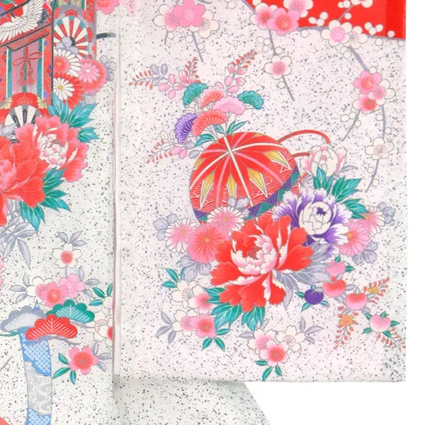 赤地に御所車と熨斗、鞠の絽の祝い着（産着）／女児（ポリエステル）右袖