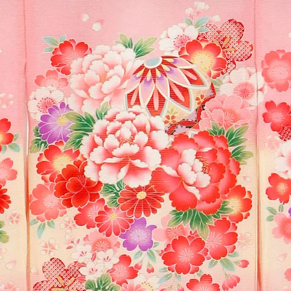 ピンク地に鞠と大輪の牡丹の絽の祝い着（産着）／女児 背守り