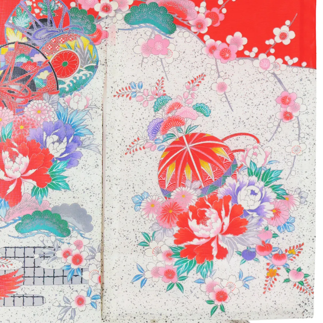 赤地に鼓と鳳凰の絽の祝い着（産着）／女児（ポリエステル）右袖