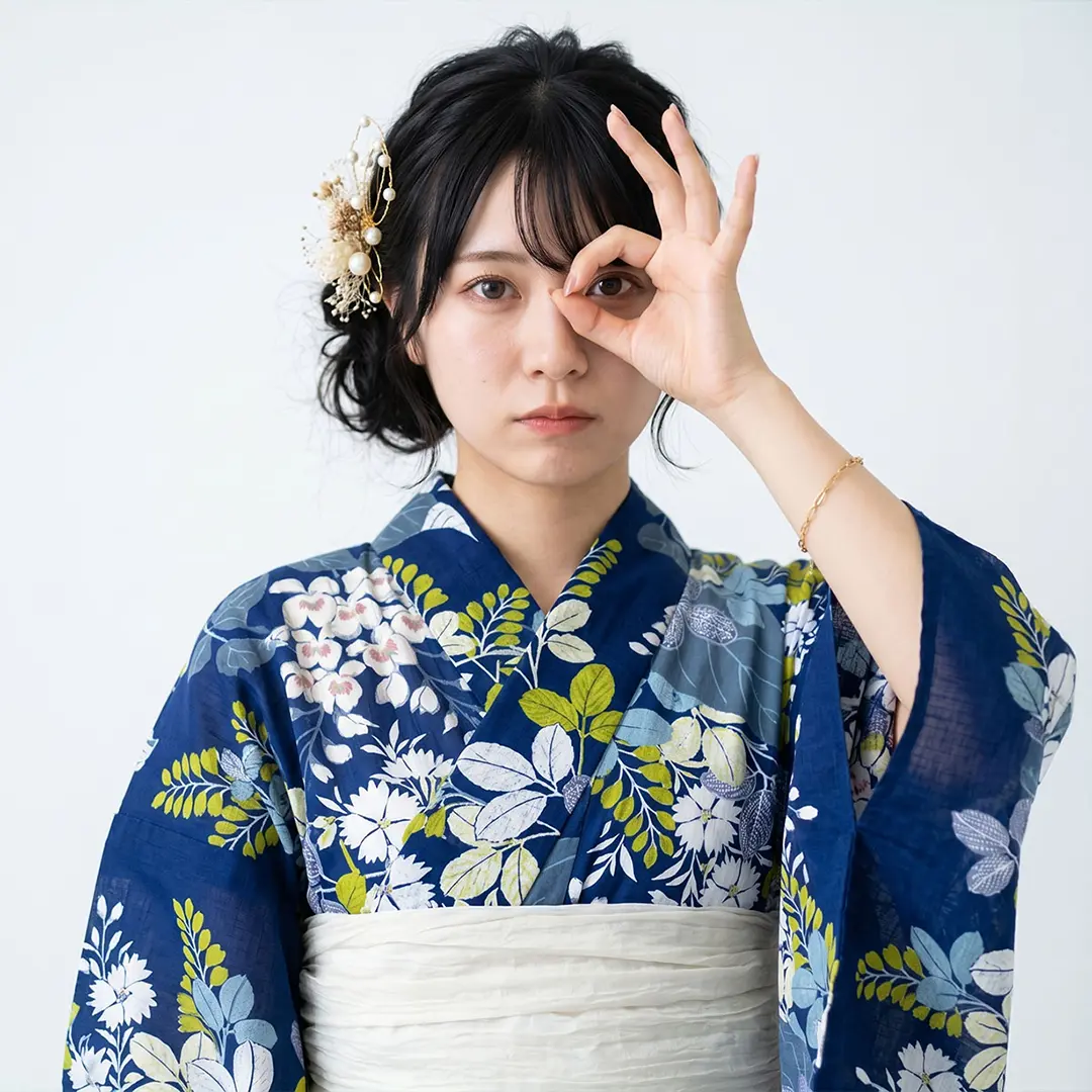 《UNSODO》紺地×秋草／レディース浴衣／着用イメージ