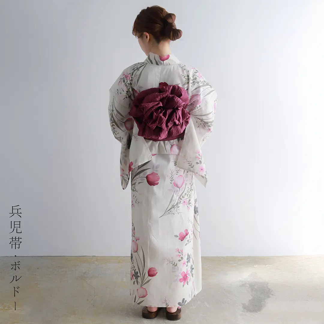 生成×赤とピンクの花束／レディースワンピース浴衣 後ろ姿
