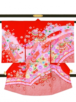 赤地に鞠、花尽くしの祝い着／女児